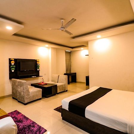 Hotel Olive Zone Near Delhi Airport 뉴델리 외부 사진