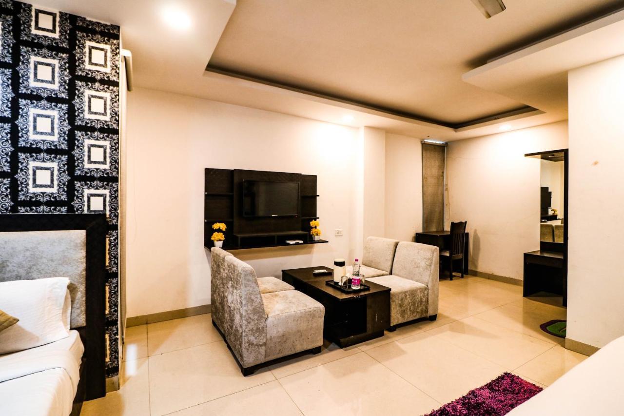 Hotel Olive Zone Near Delhi Airport 뉴델리 외부 사진