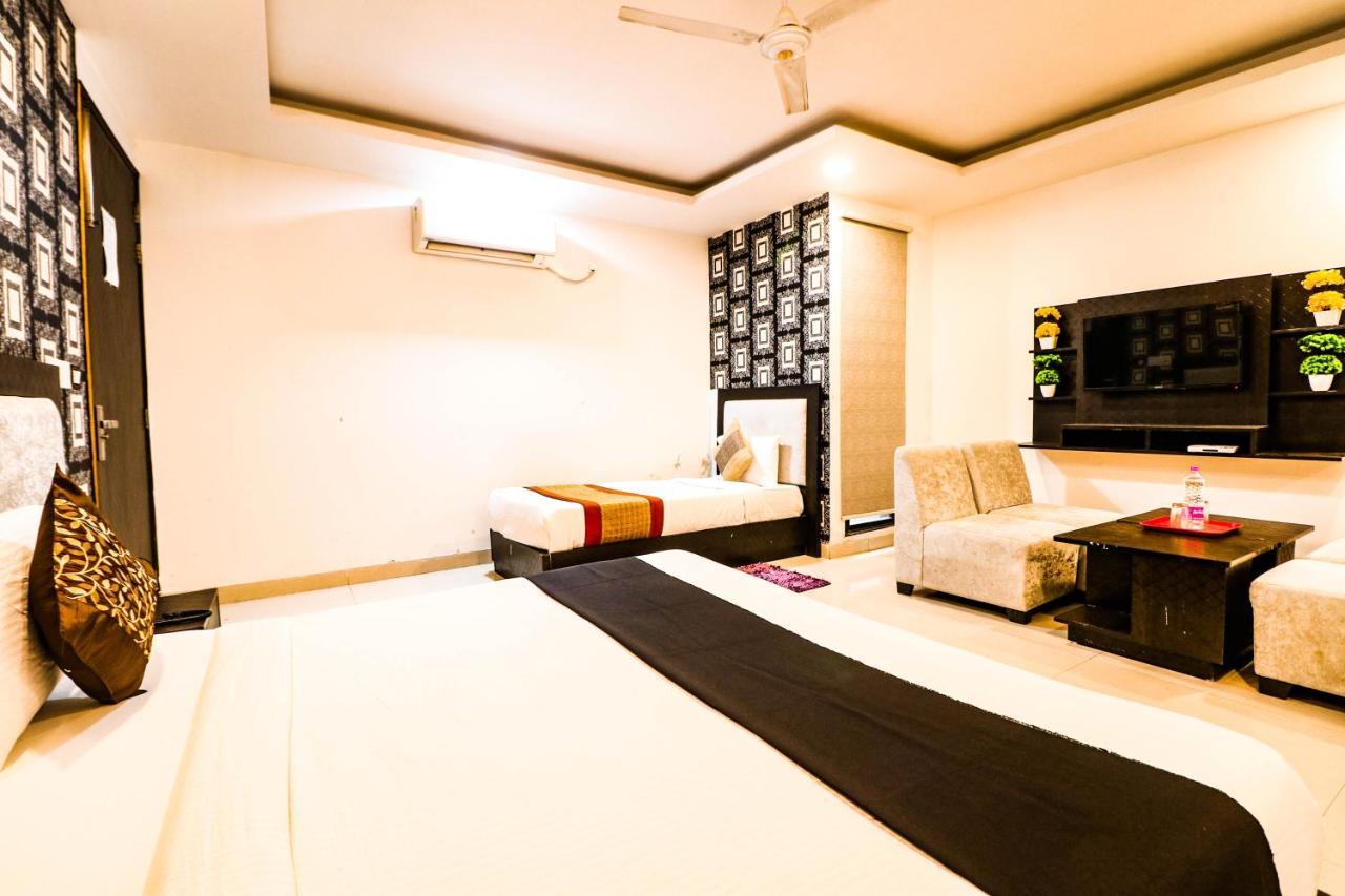Hotel Olive Zone Near Delhi Airport 뉴델리 외부 사진