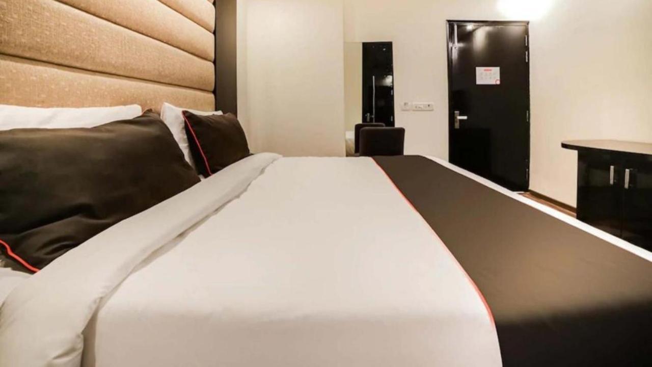 Hotel Olive Zone Near Delhi Airport 뉴델리 외부 사진